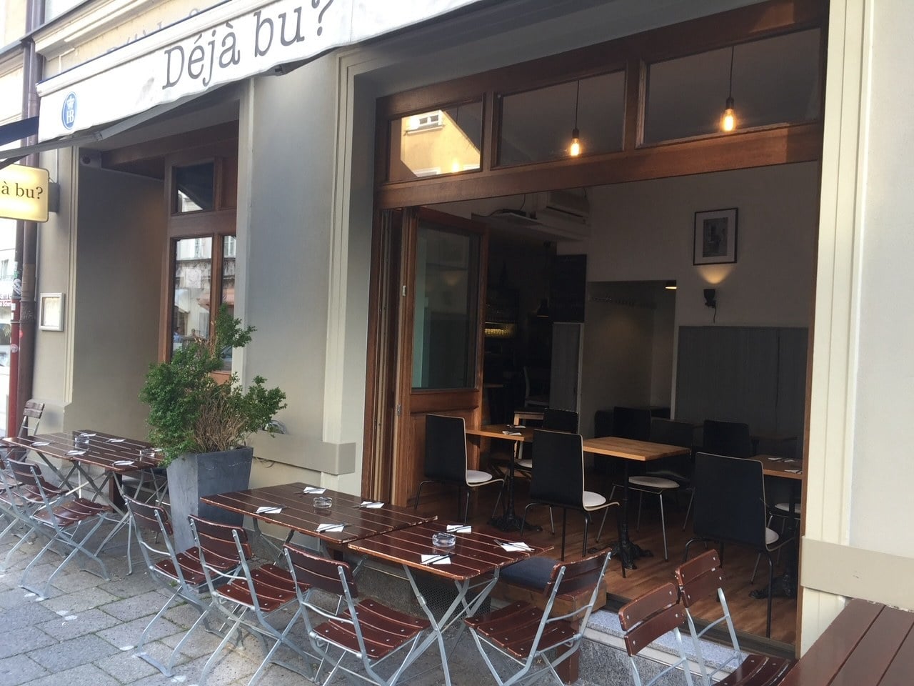Cosy french wine bar