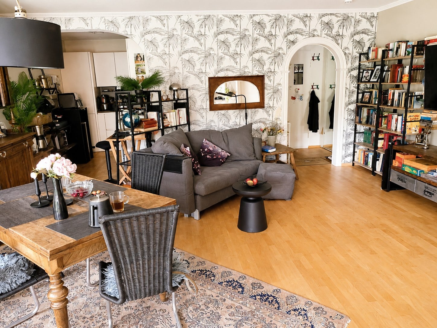 Individuelle, kreative Wohnung mit Dungelblick