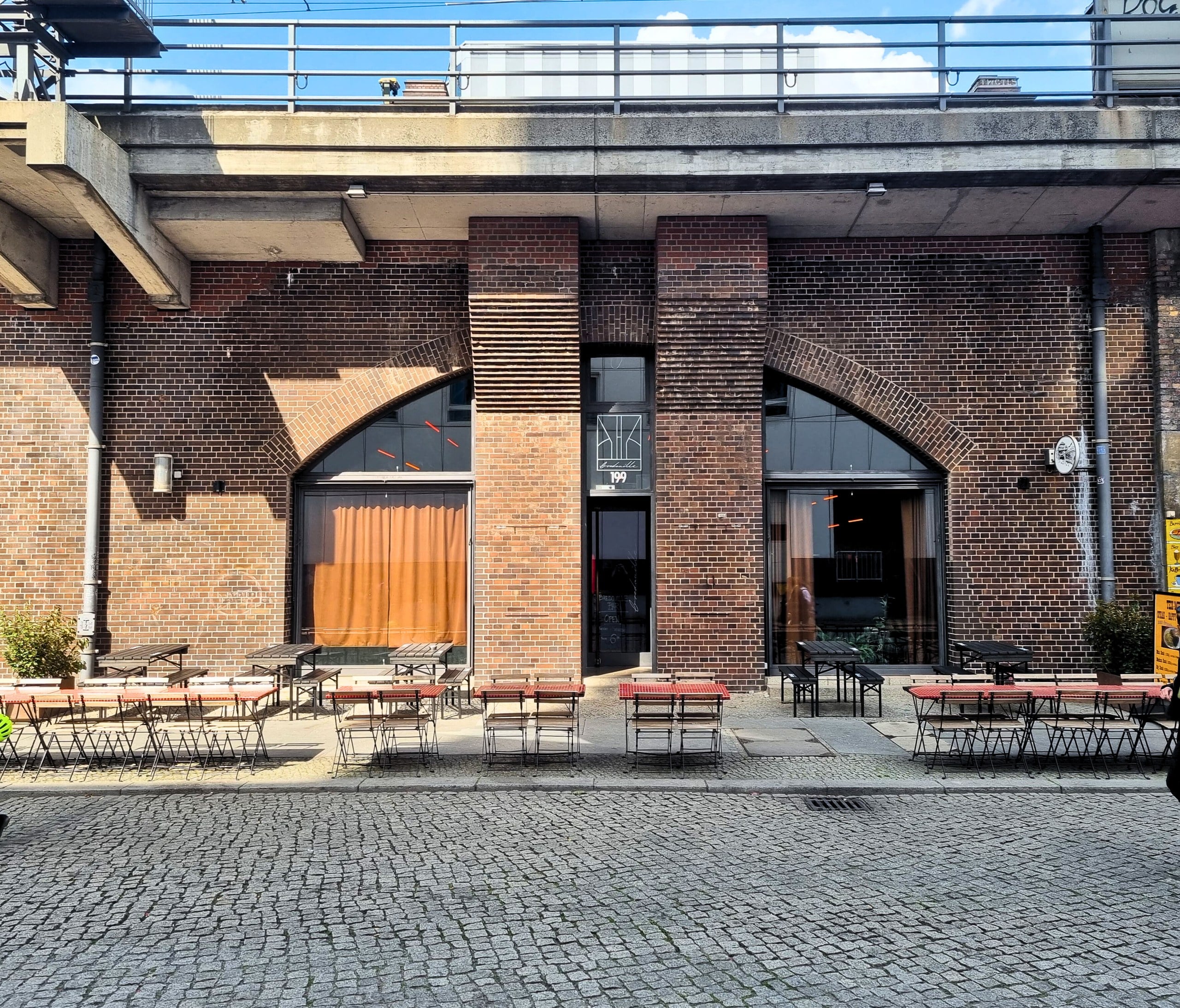 Cocktail&Tanz Bar in historischem Stadtbahnbogen BerlinMitte