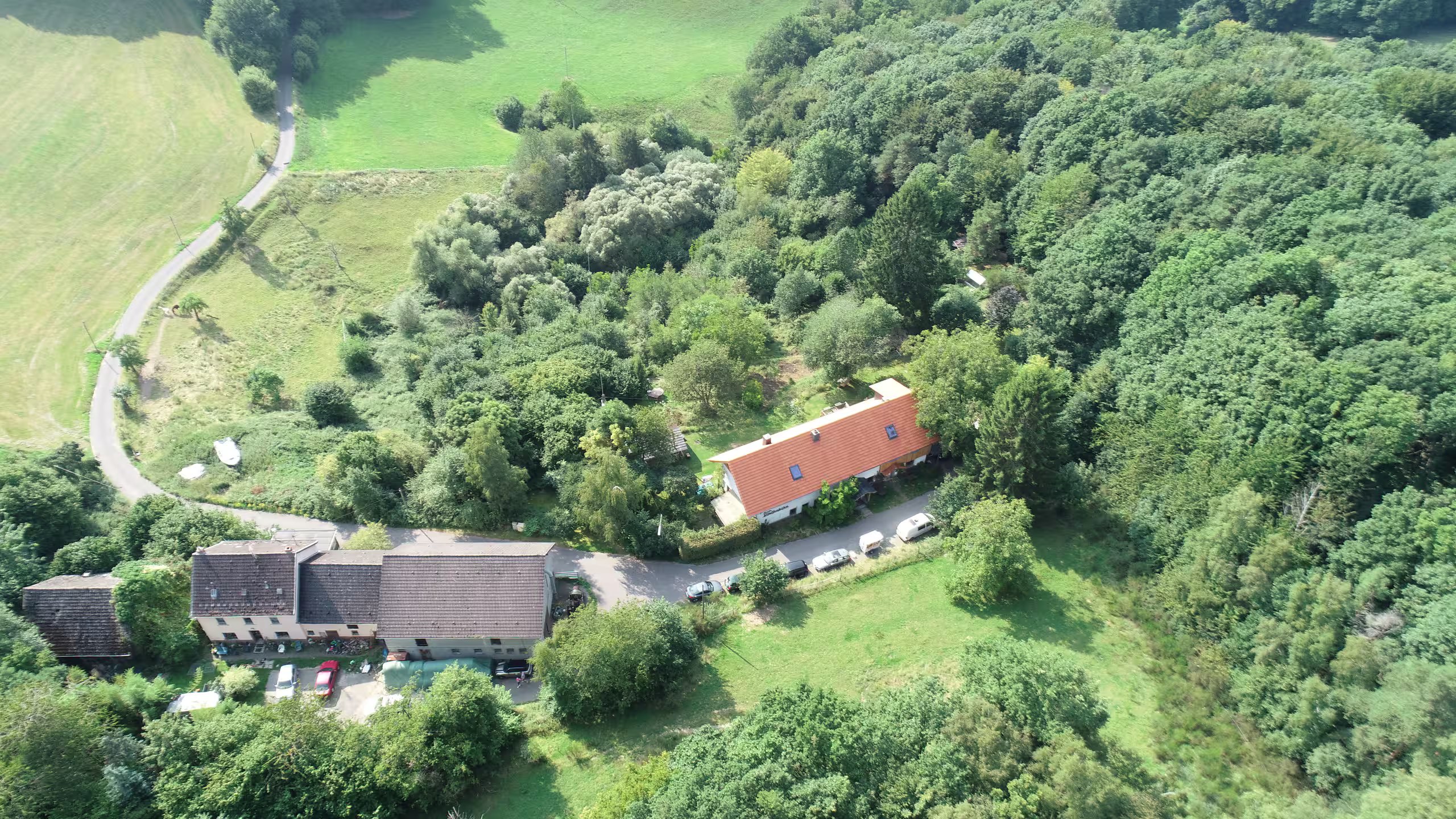 Gemütliches großes Ferienhaus in Naturalleinlage