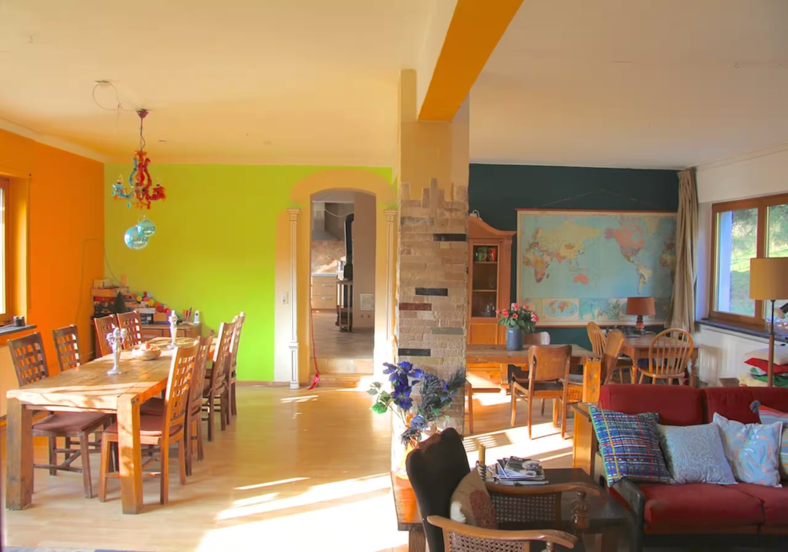 Gemütliches großes Ferienhaus in Naturalleinlage