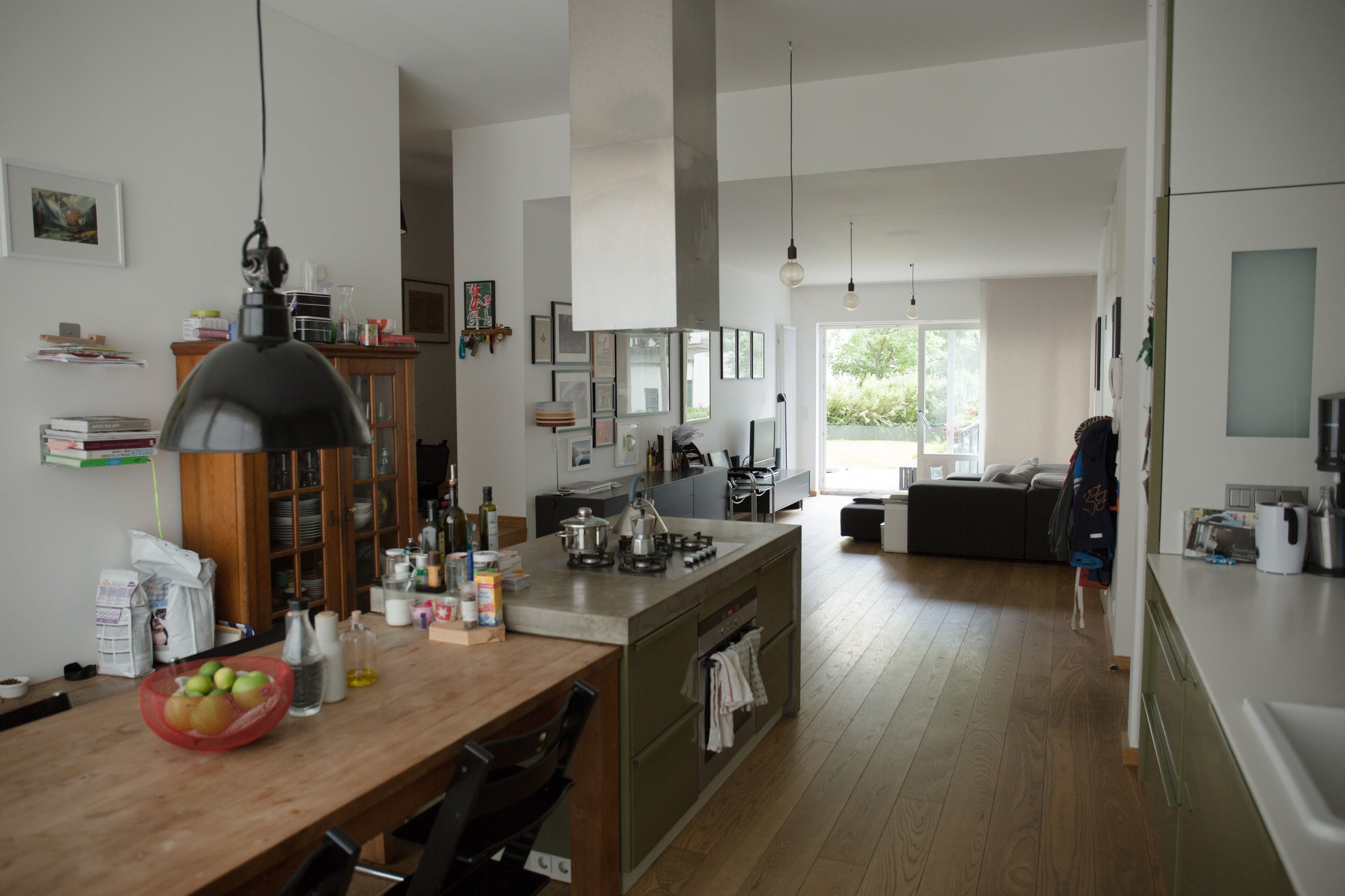 Helle Architekten-Wohnung mit Garten