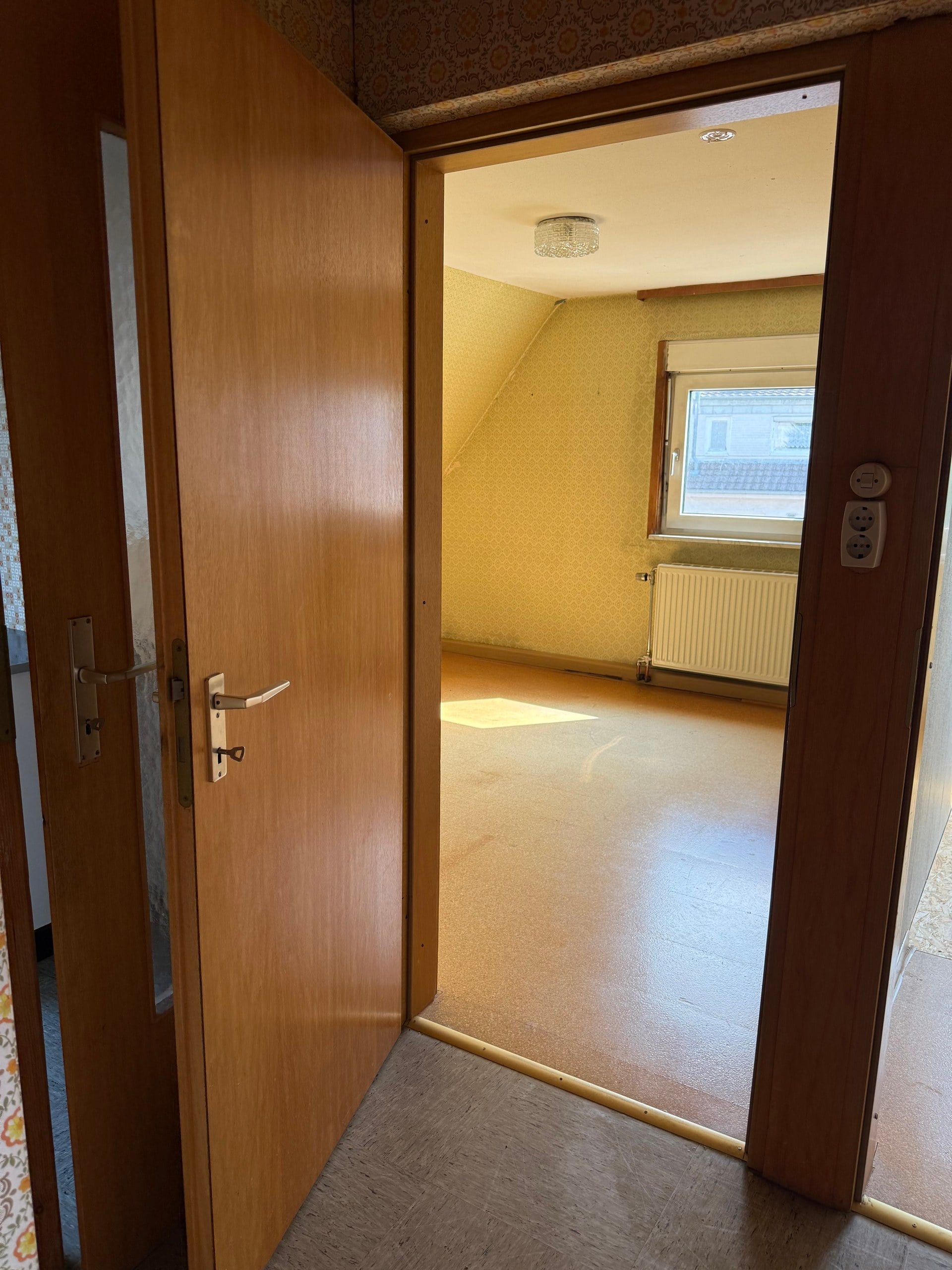 Freistehender Altbau mit Patina – leerstehend & vielseitig