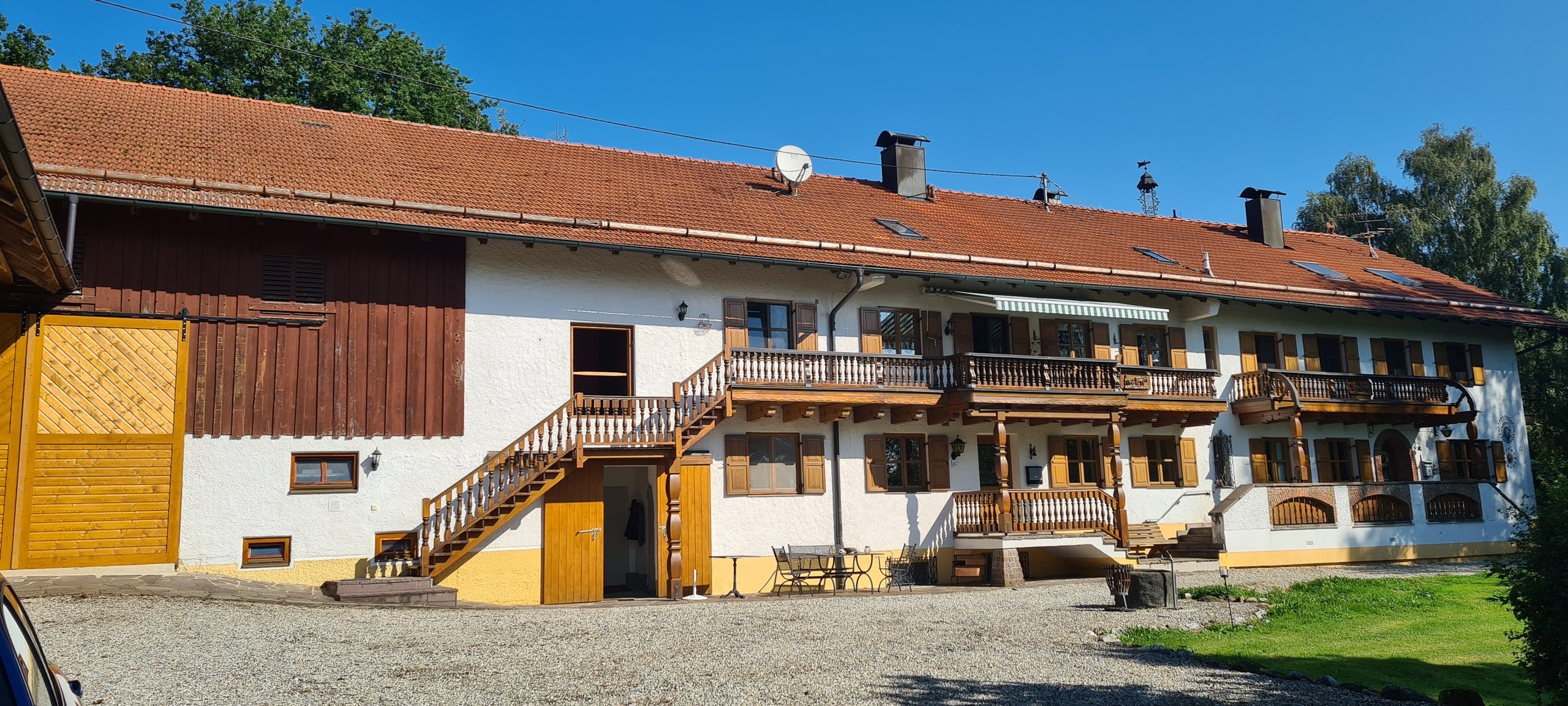 Historischer Bauernhof in gepflegtem Zustand teilrenoviert
