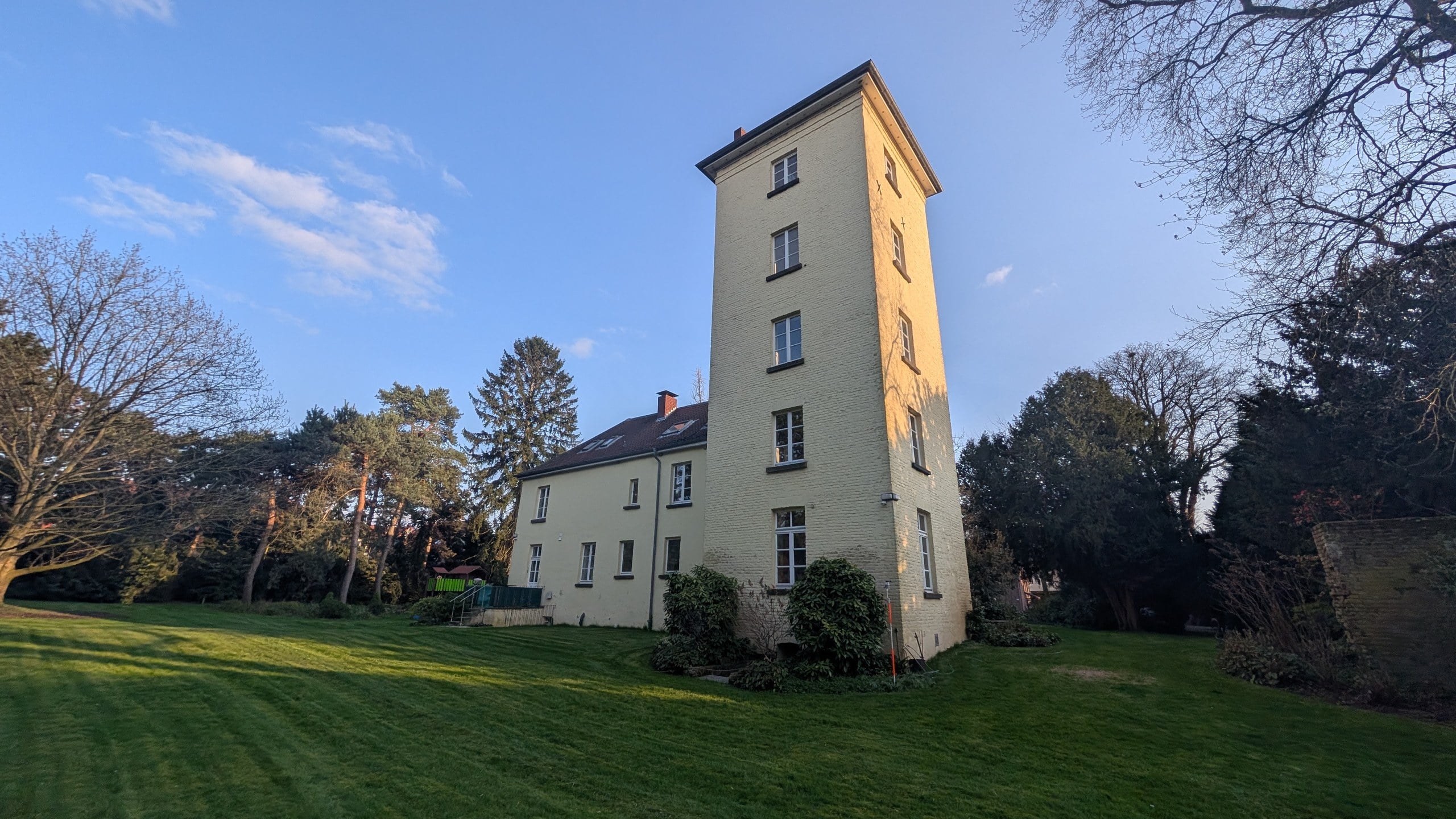 ehemaliges ritterliches Burglehen und Herrenhaus